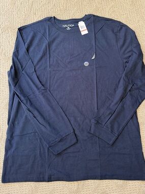 Nautica Men’s Long Sleeve Crew Tee — Navy Blue.
